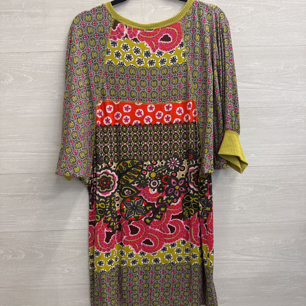 Green/ Multi Print Short Sleeve Shift Dress Medium