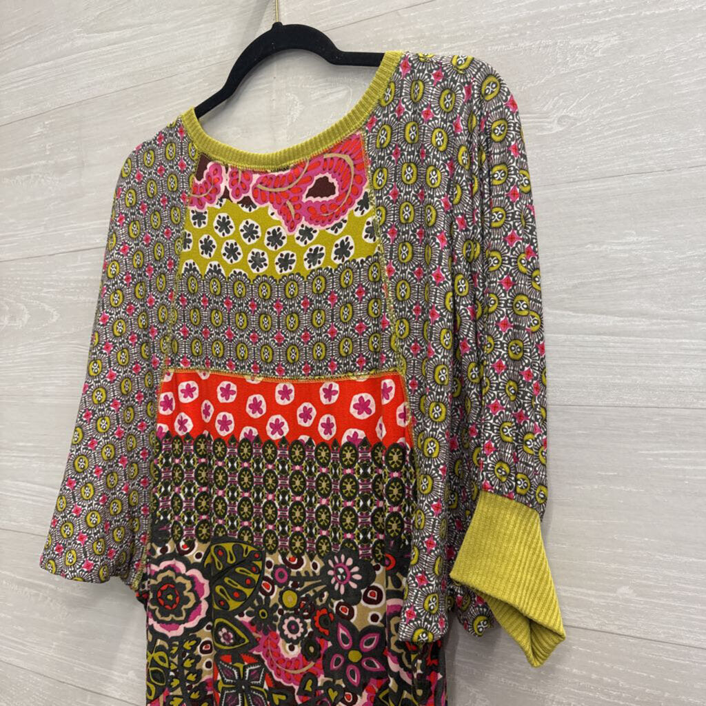 Green/ Multi Print Short Sleeve Shift Dress Medium