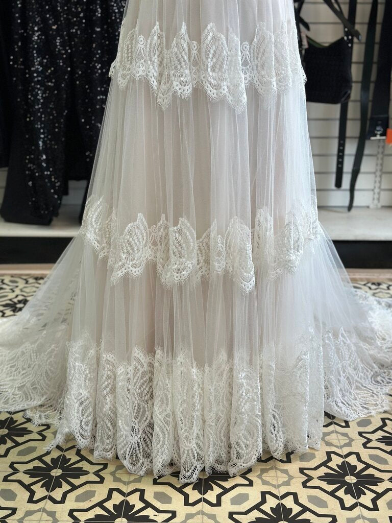 Allure Bridals Ivory/ Champagne Lace Tulle Boho Bridal Gown 14