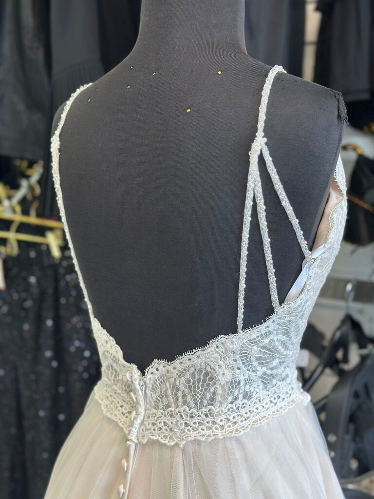 Allure Bridals Ivory/ Champagne Lace Tulle Boho Bridal Gown 14