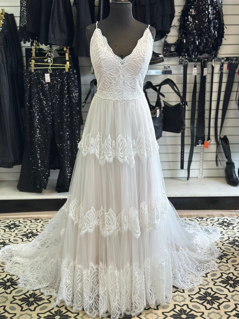 Allure Bridals Ivory/ Champagne Lace Tulle Boho Bridal Gown 14