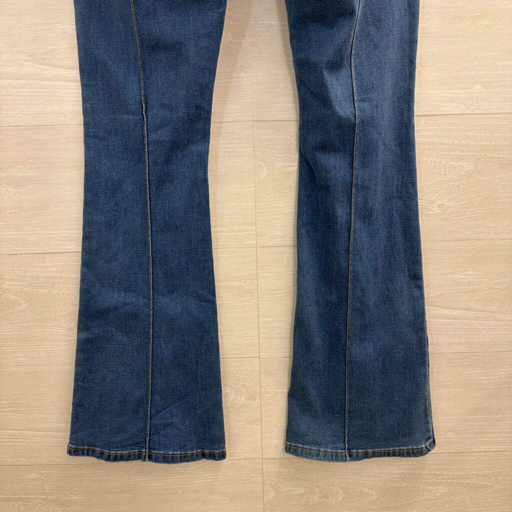 Edikted Medium Wash Flare Leg Jeans Medium