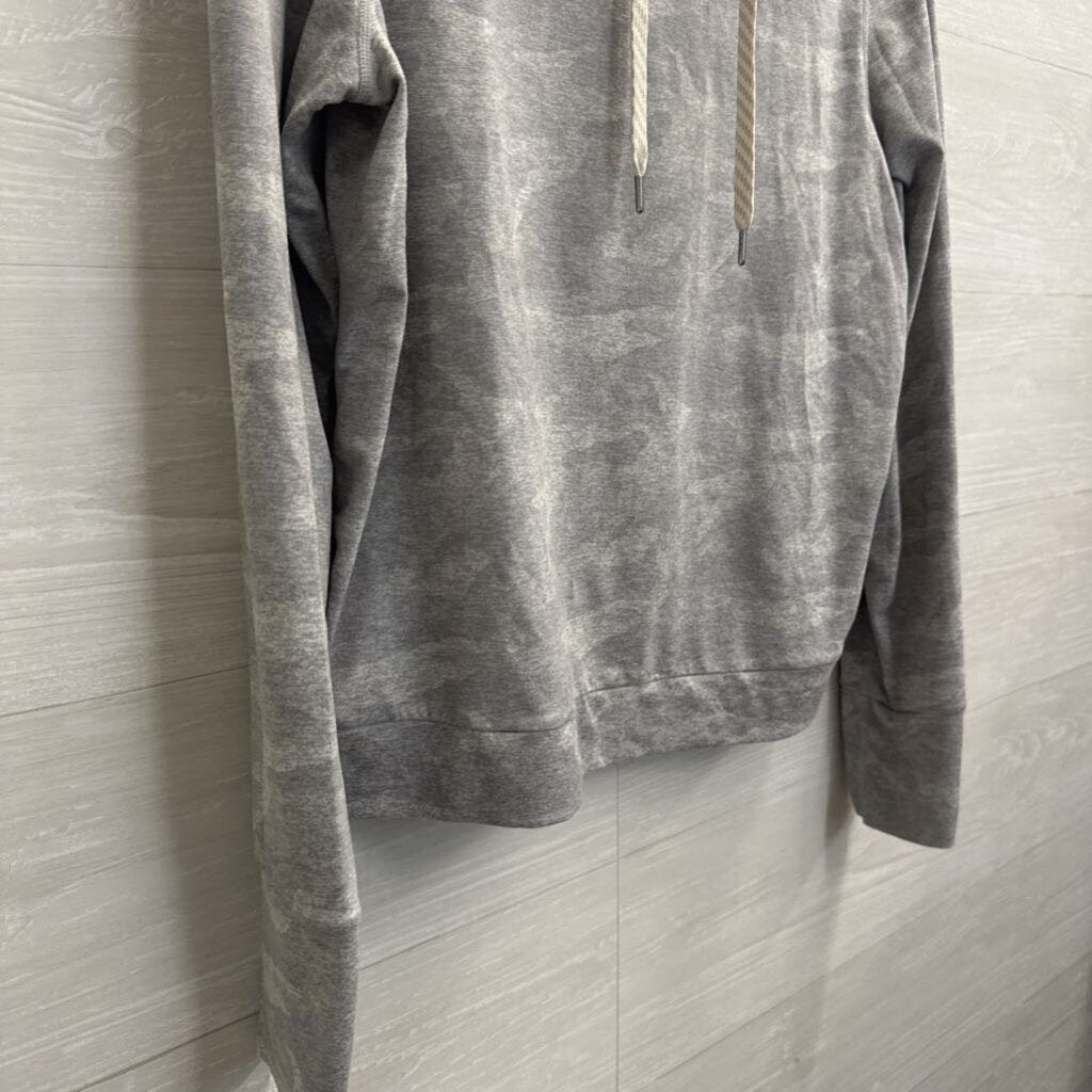Vuori Soft Grey Camo Print Long Sleeve Hooded Pullover Small