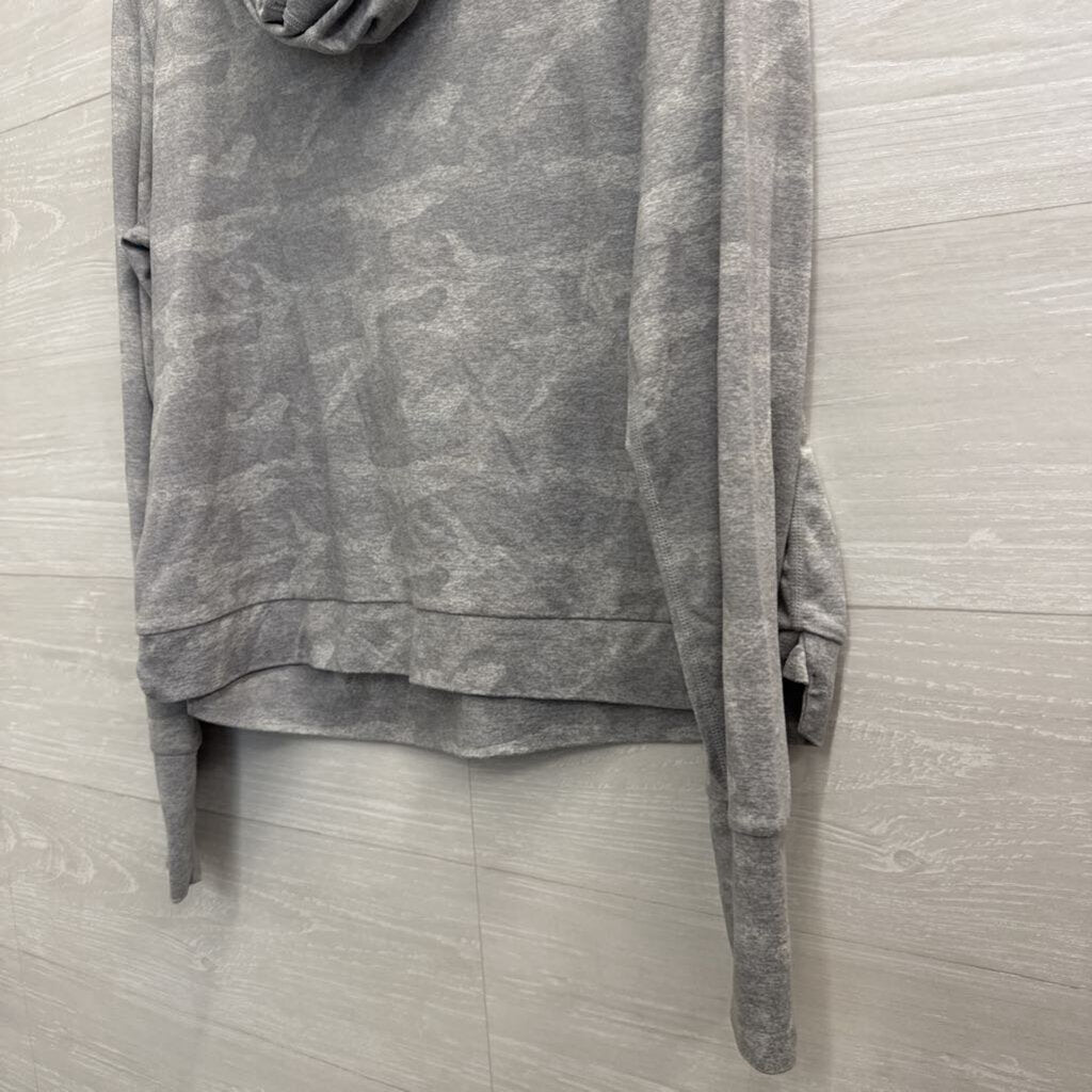 Vuori Soft Grey Camo Print Long Sleeve Hooded Pullover Small