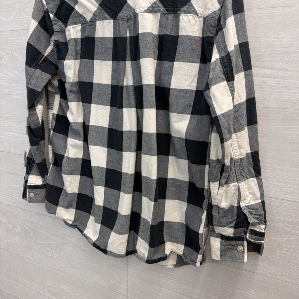 Eddie Bauer Black/ White Gingham Long Sleeve Button Down Top Medium