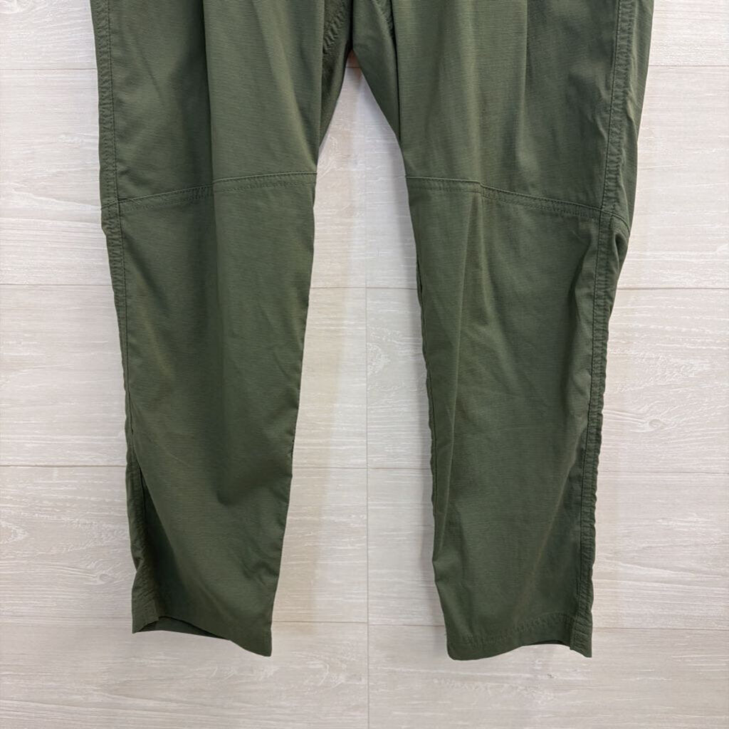 LL Bean Green Pull On Pants Small Petite