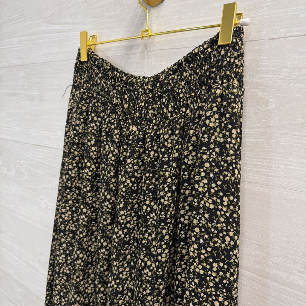 Blu Pepper Black/ Beige Floral Print Maxi Skirt Medium