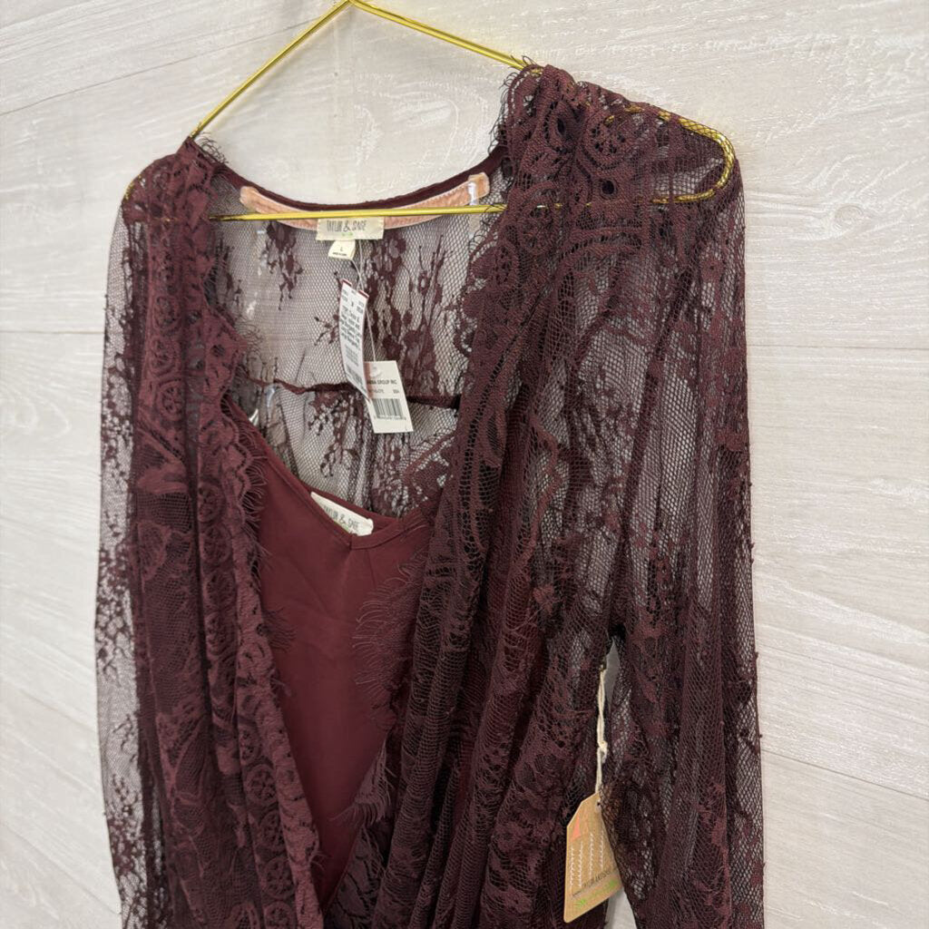 Taylor and Sage Burgundy Lace Long Sleeve Top Large