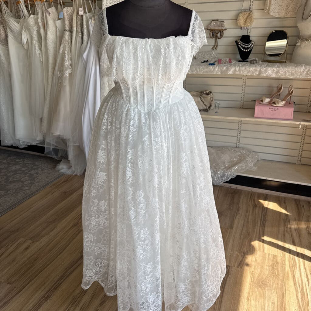 White Lace Off Shoulder Bridal Gown 4XL