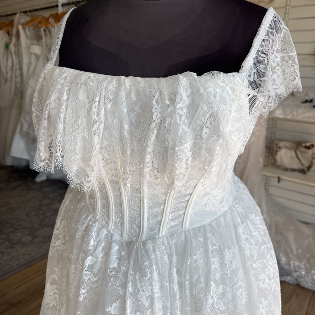 White Lace Off Shoulder Bridal Gown 4XL