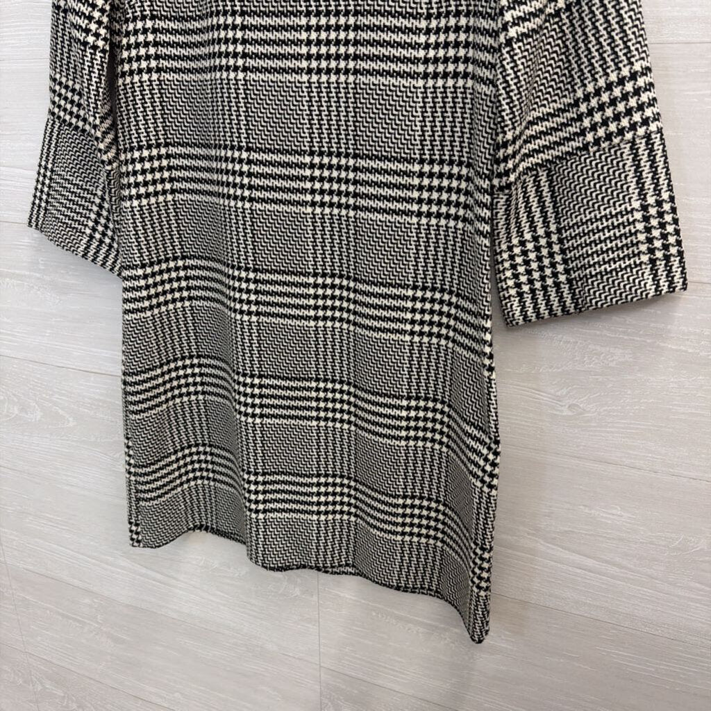 Black/ White Houndstooth Long Sleeve Dress 2