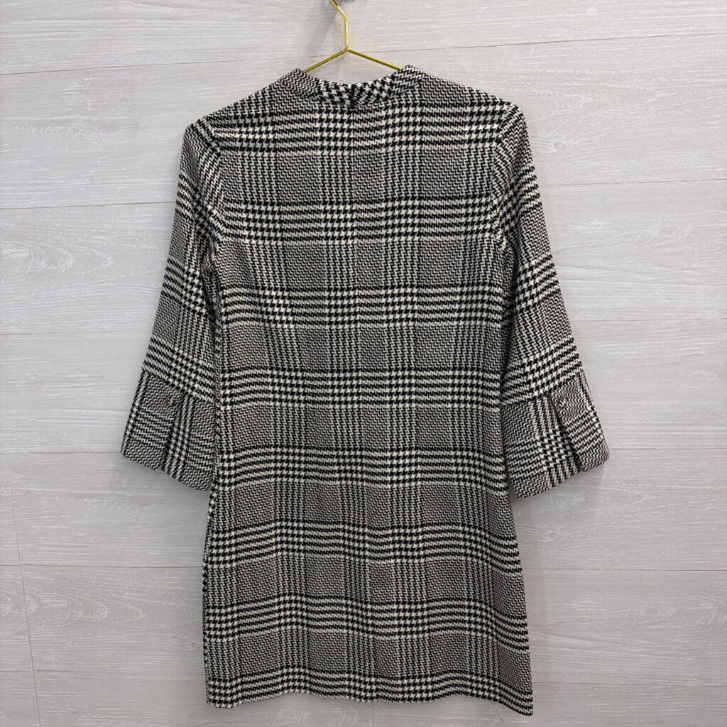 Black/ White Houndstooth Long Sleeve Dress 2