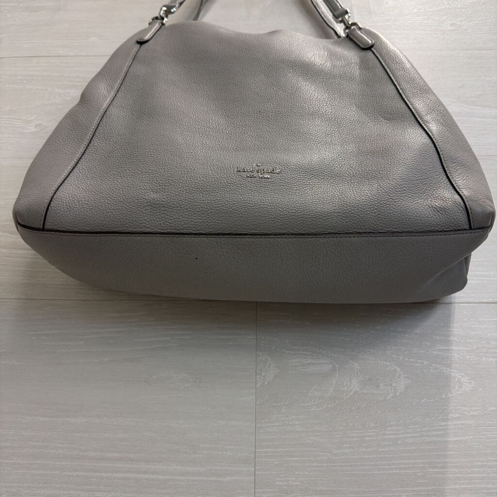 Kate Spade Grey Pebbled Leather Jackson Triple Compartment Shoulder Purse