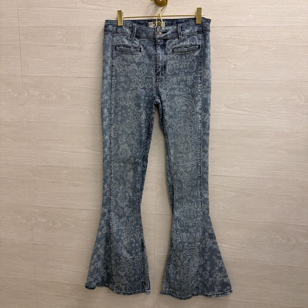 We The Free Blue Print Just Float On Flare Jeans 28