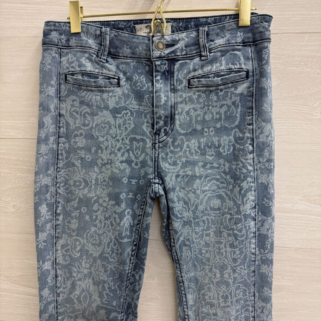 We The Free Blue Print Just Float On Flare Jeans 28