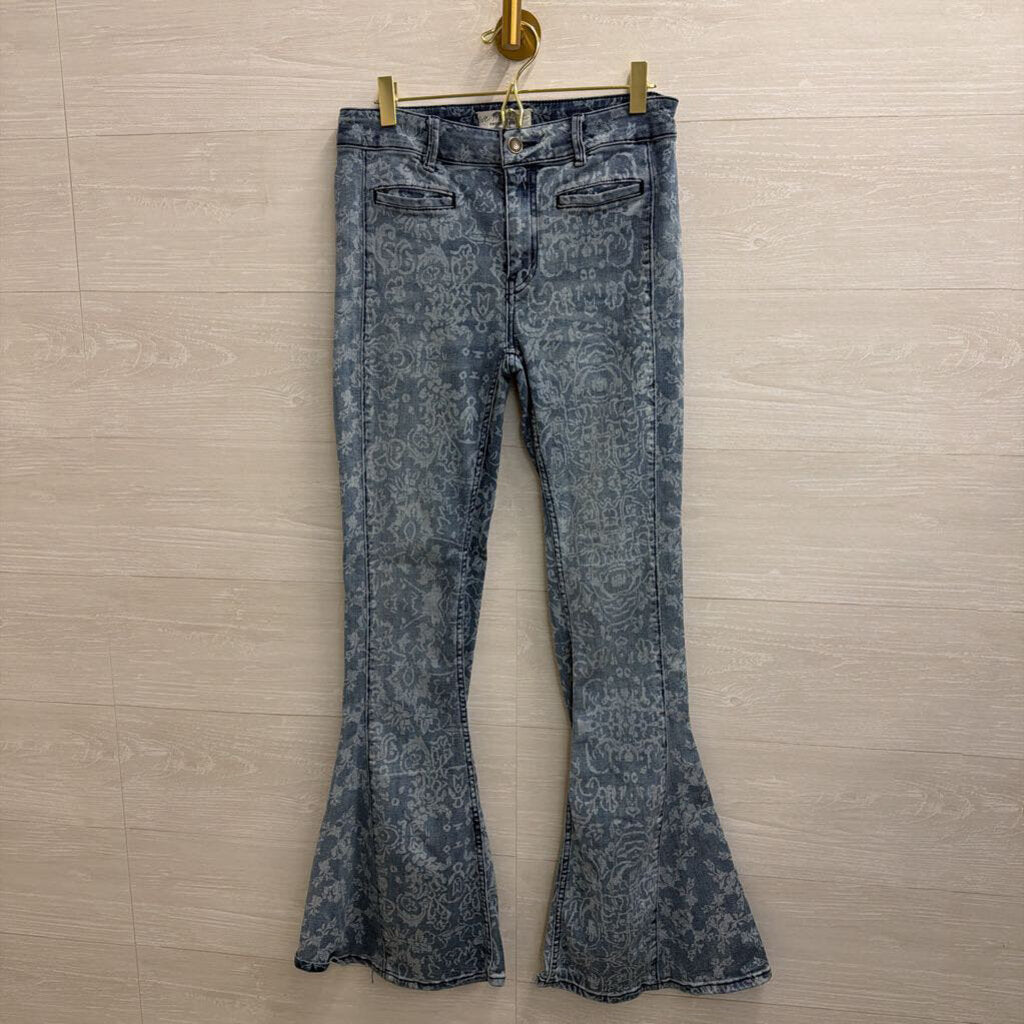 We The Free Blue Print Just Float On Flare Jeans 28