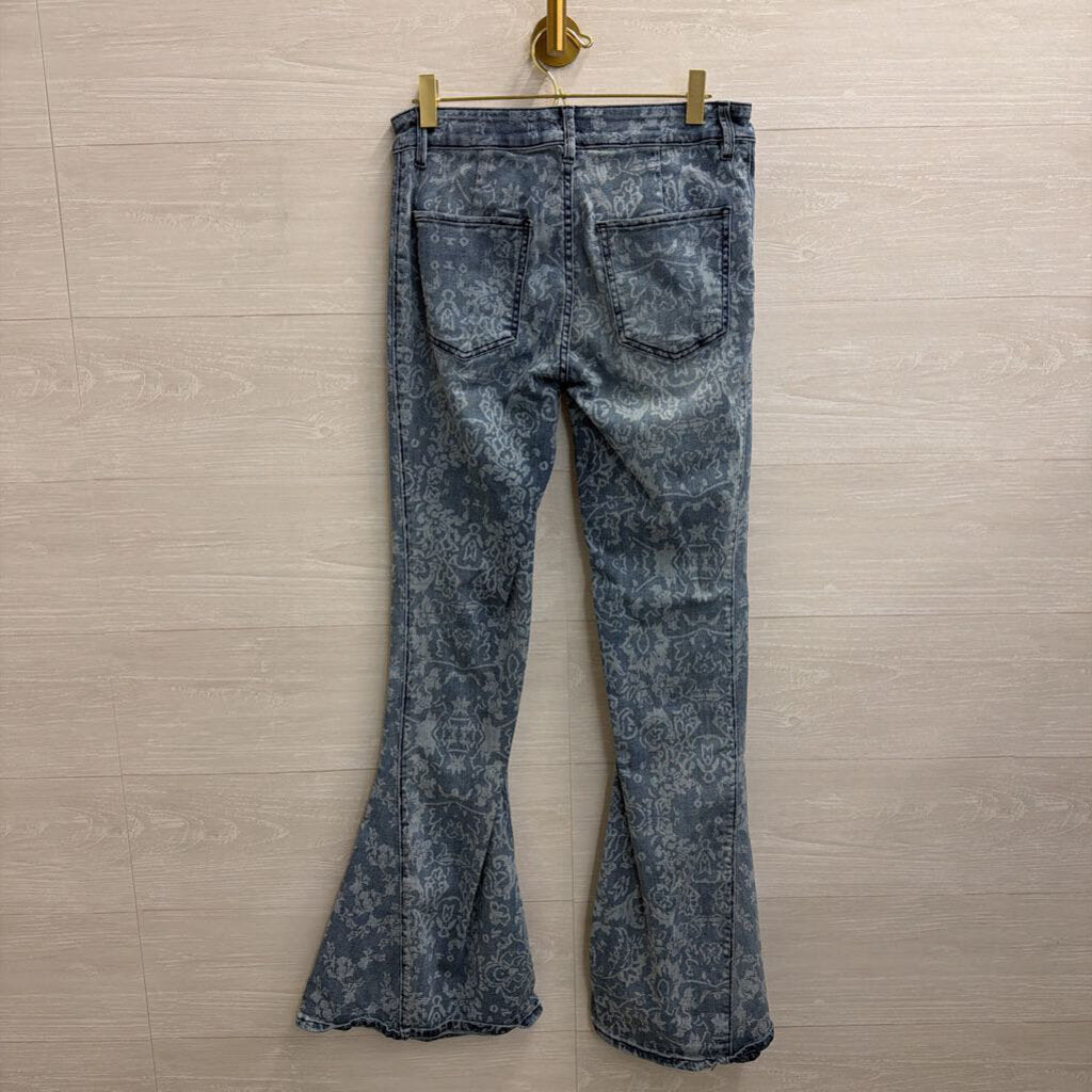 We The Free Blue Print Just Float On Flare Jeans 28