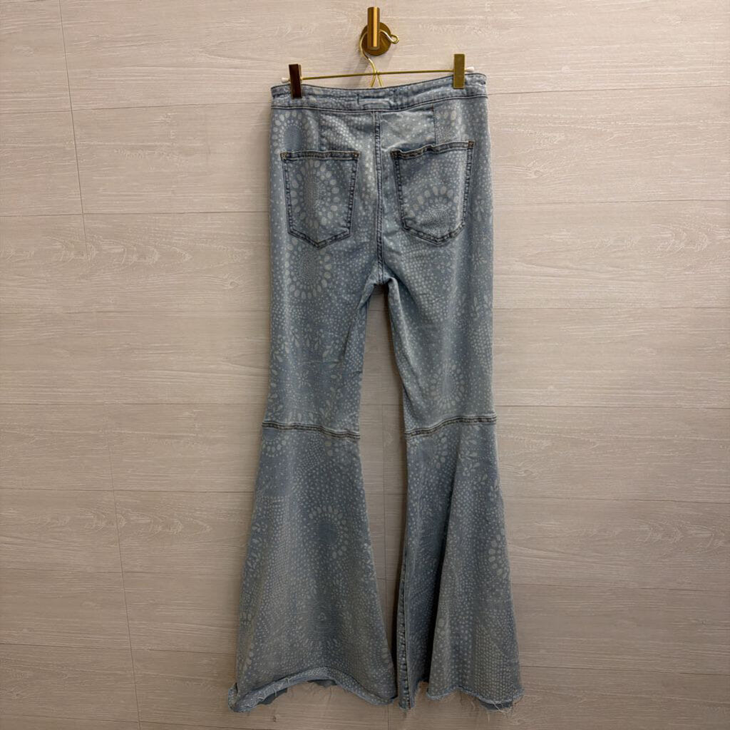 We The Free Blue Print Just Float On Flare Jeans 27