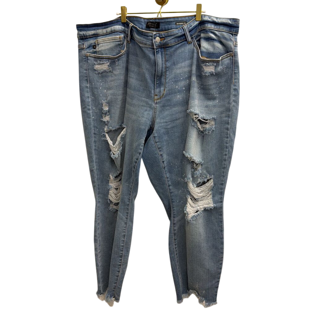 Judy Blue Light Wash Distressed Boyfriend Fit Jeans 24W
