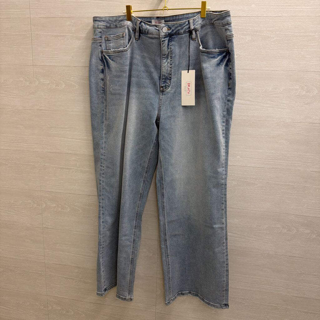 MoCo Light Wash Wide Leg Jeans 22W