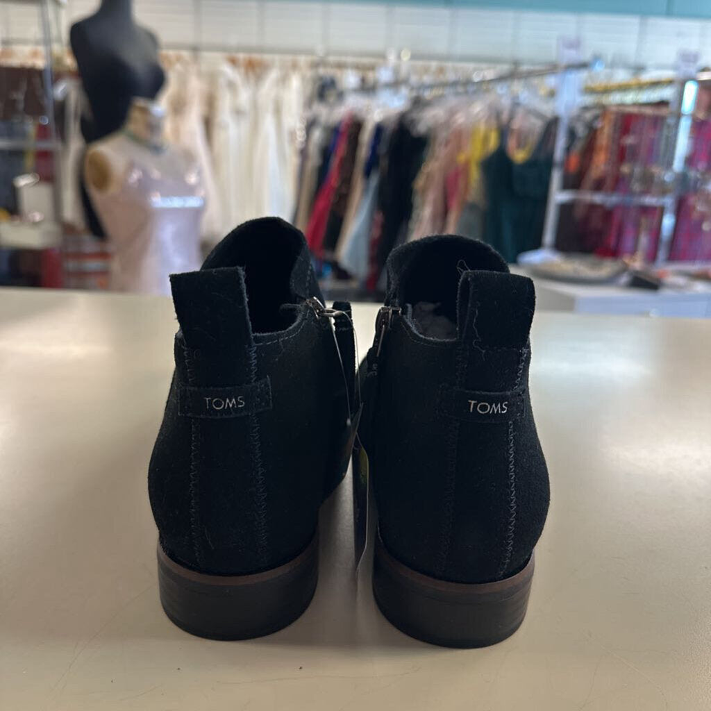 Toms Black Suede Reece Booties 8