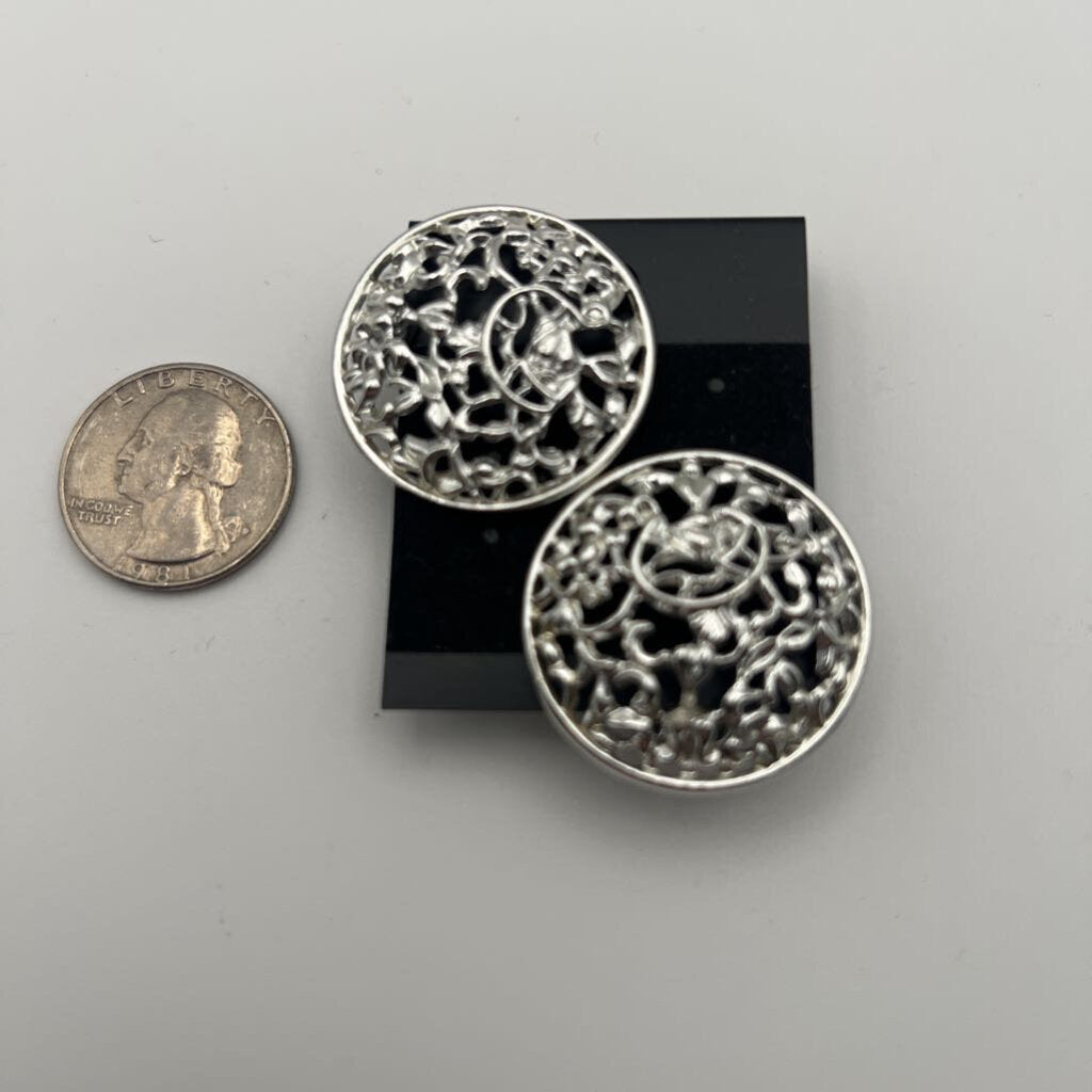 Silver Swirl Circle Clip On Earrings