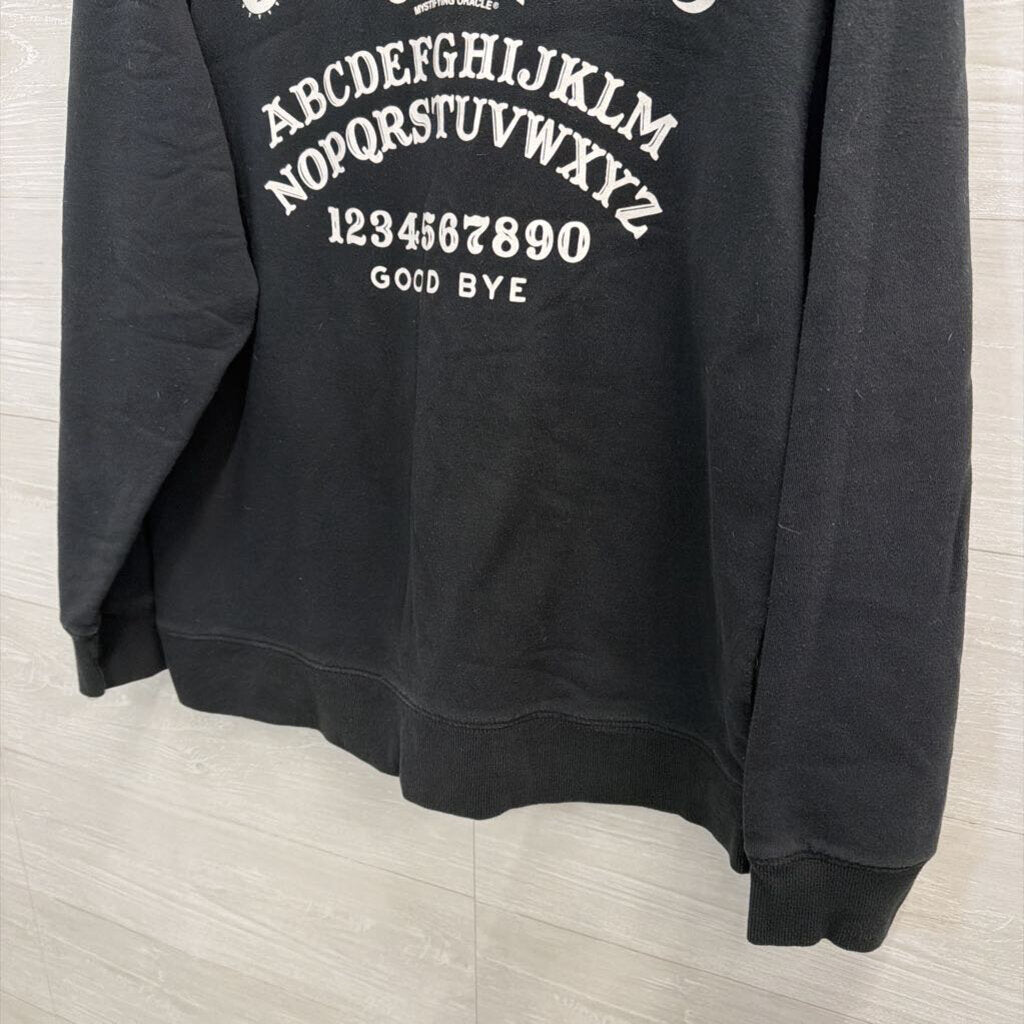 Quija Black/ White Graphic Long Sleeve Pullover Extra Large