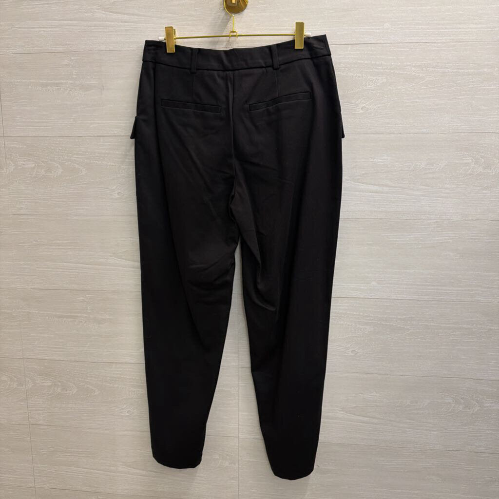 Elizabeth and James Black Straight Leg Pants 28