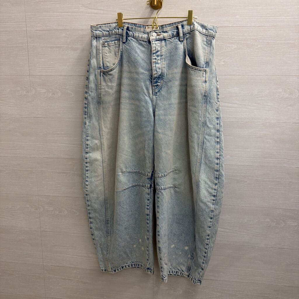 We The Free Light Wash Barrel Jeans 33