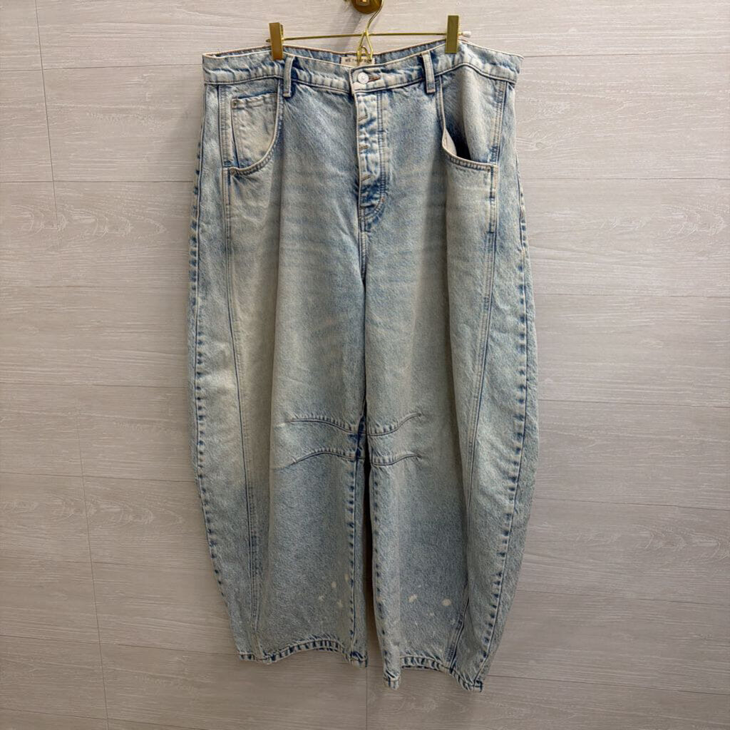 We The Free Light Wash Barrel Jeans 33