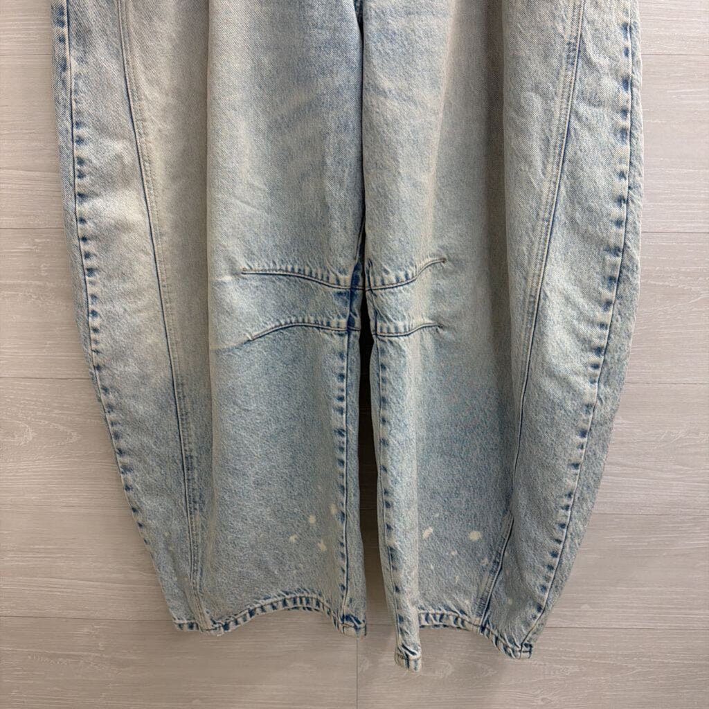 We The Free Light Wash Barrel Jeans 33