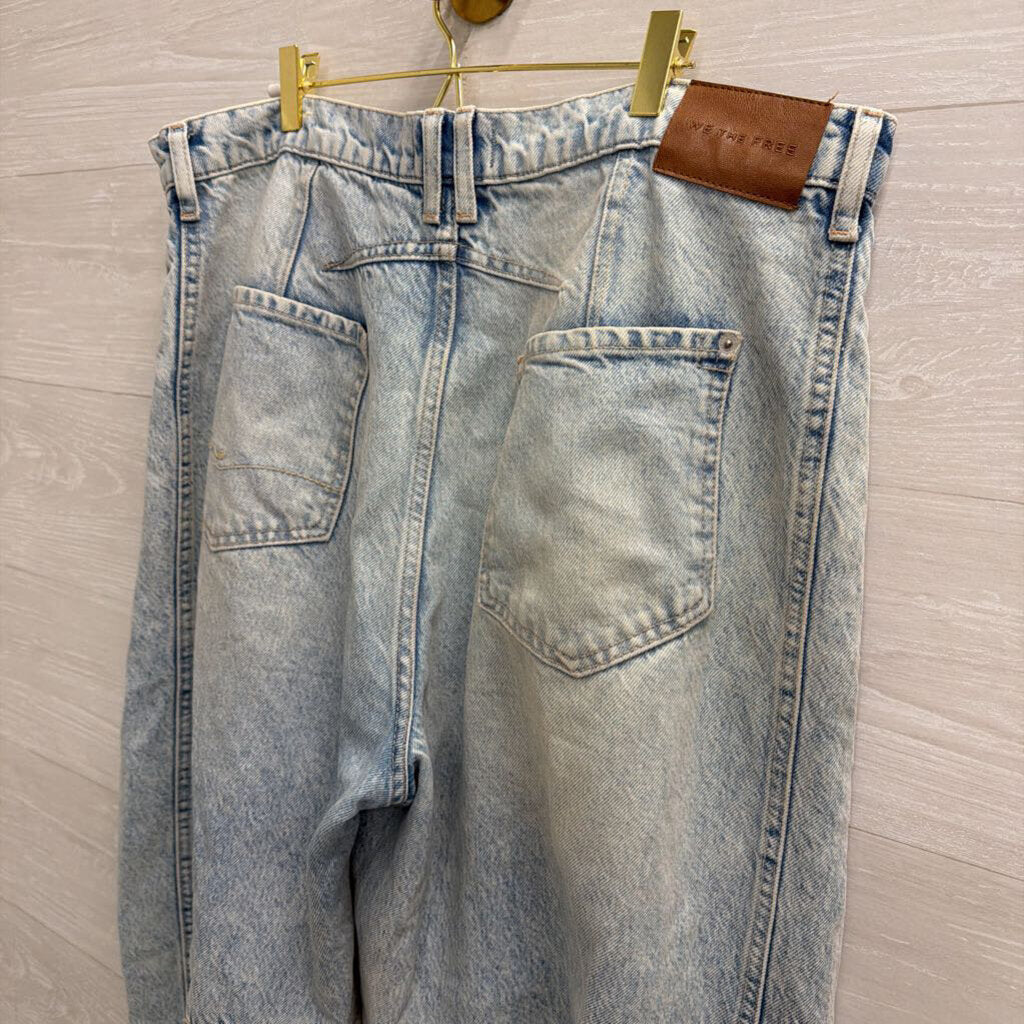 We The Free Light Wash Barrel Jeans 33