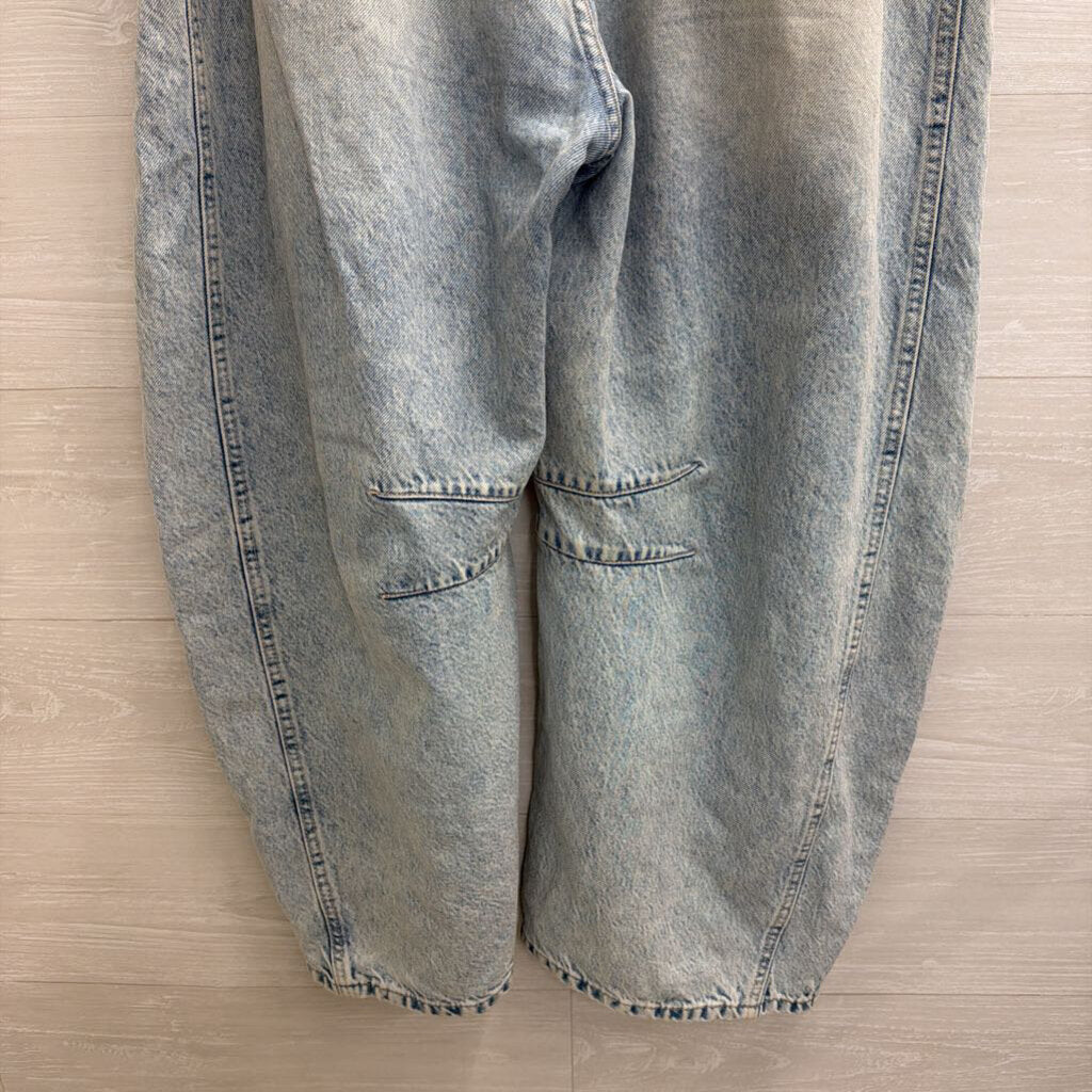 We The Free Light Wash Barrel Jeans 33