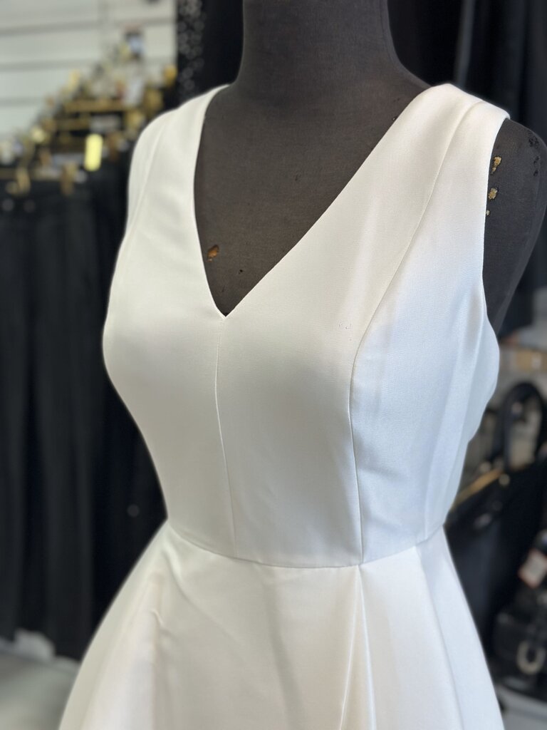 Calvin Klein Ivory V Neck High Low Bridal Gown With Wrap 6