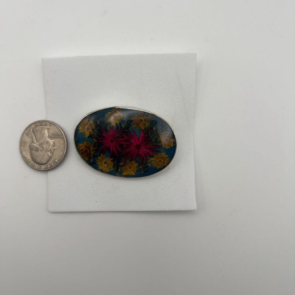 Dried Floral Resin Pin