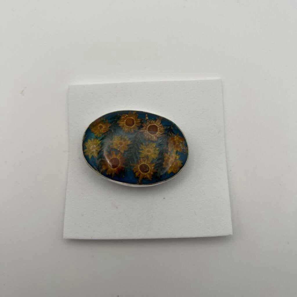 Dried Floral Resin Pin