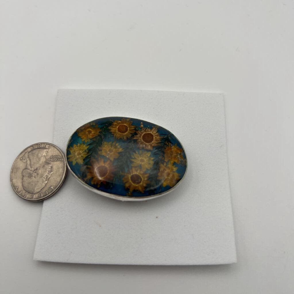 Dried Floral Resin Pin