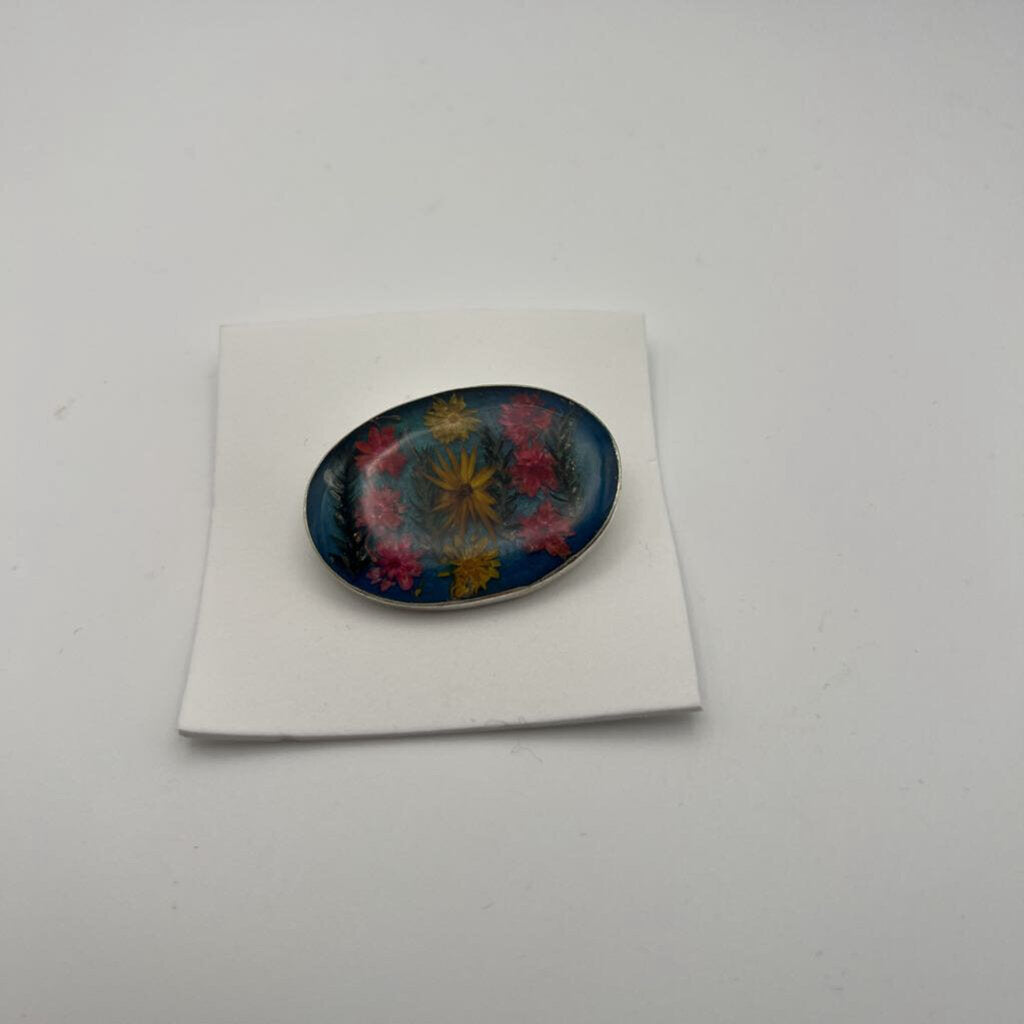 Dried Floral Resin Pin