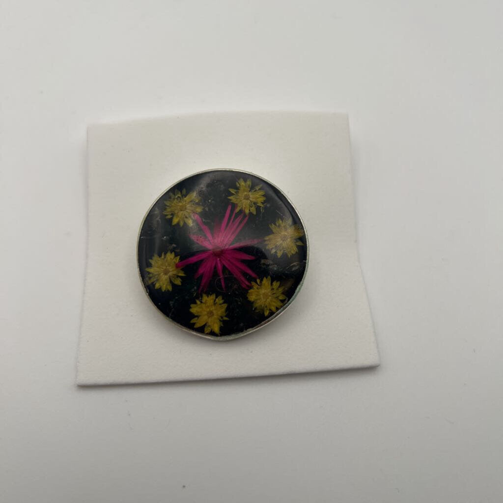Dried Floral Resin Pin