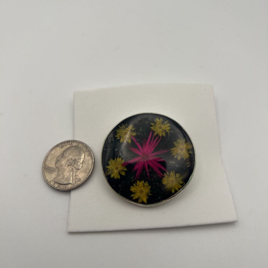 Dried Floral Resin Pin