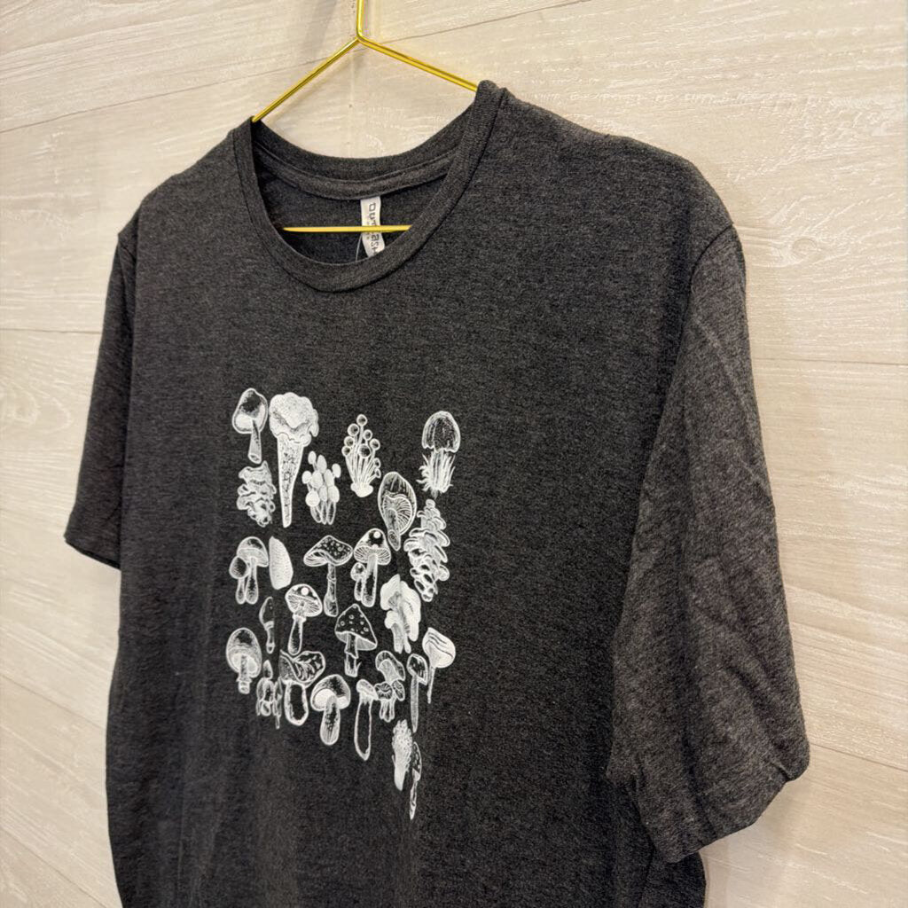 Grey/ White Mushroom Short Sleeve Graphic Tee Large