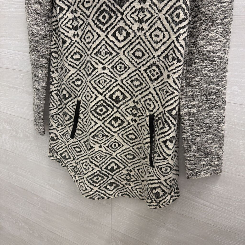 Anthropologie White/ Black Print Knit Long Sleeve Sweater Dress Small