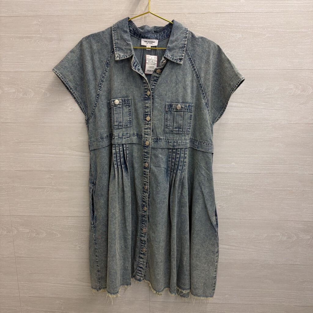 ee some Light Wash Short Sleeve Button Down Denim Dress Large