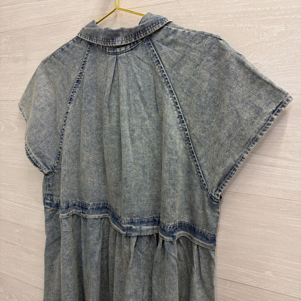 ee some Light Wash Short Sleeve Button Down Denim Dress Large