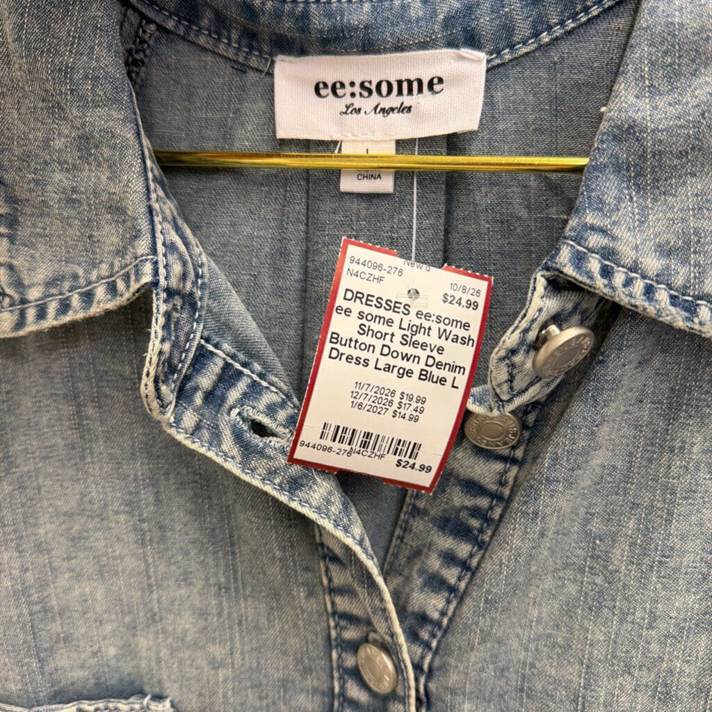 ee some Light Wash Short Sleeve Button Down Denim Dress Large