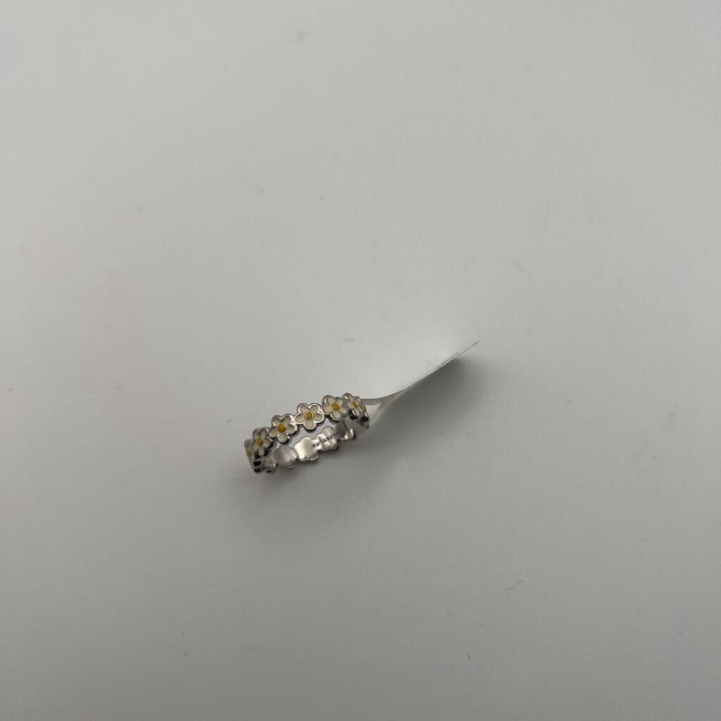 Sterling Silver/ White Dainty Daisy Ring