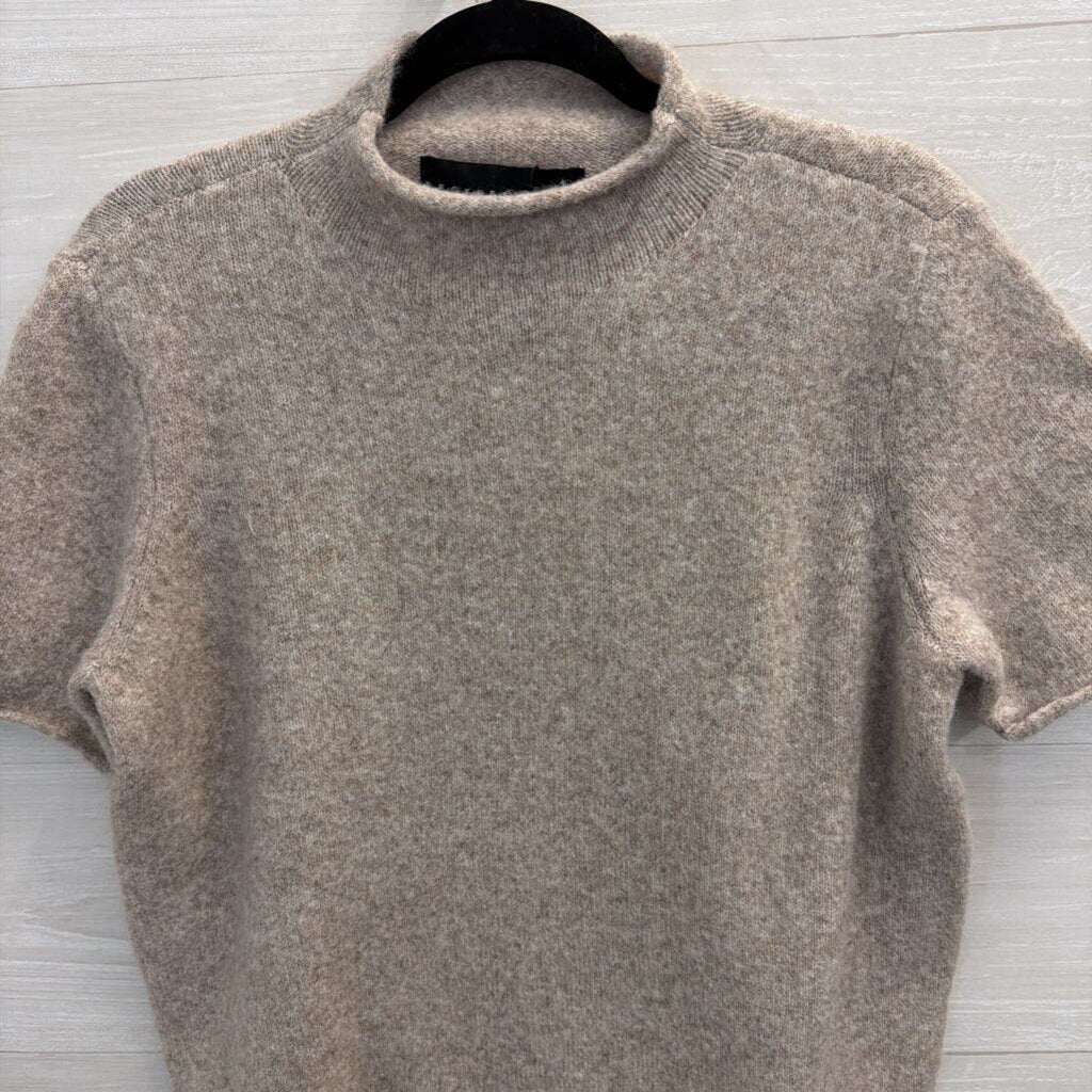 Grey Short Sleeve Sweater Large