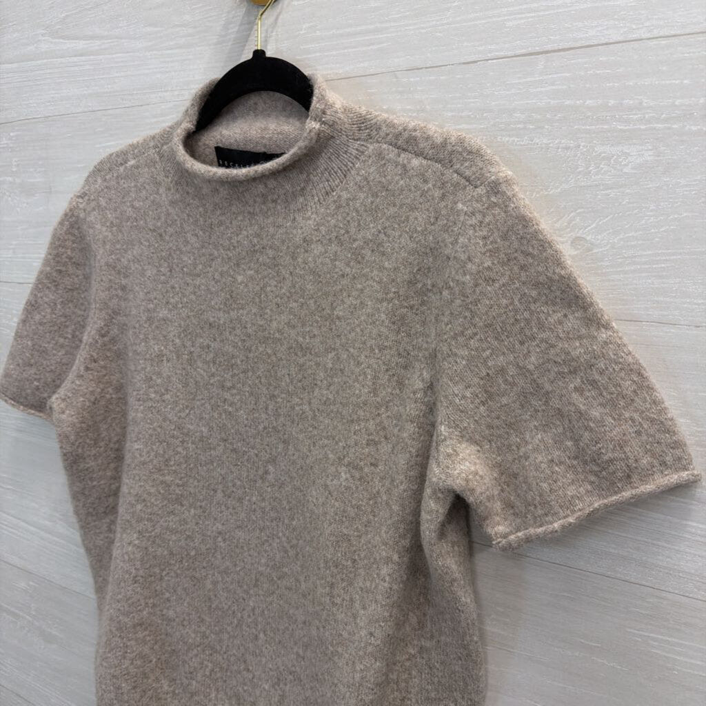 Grey Short Sleeve Sweater Large