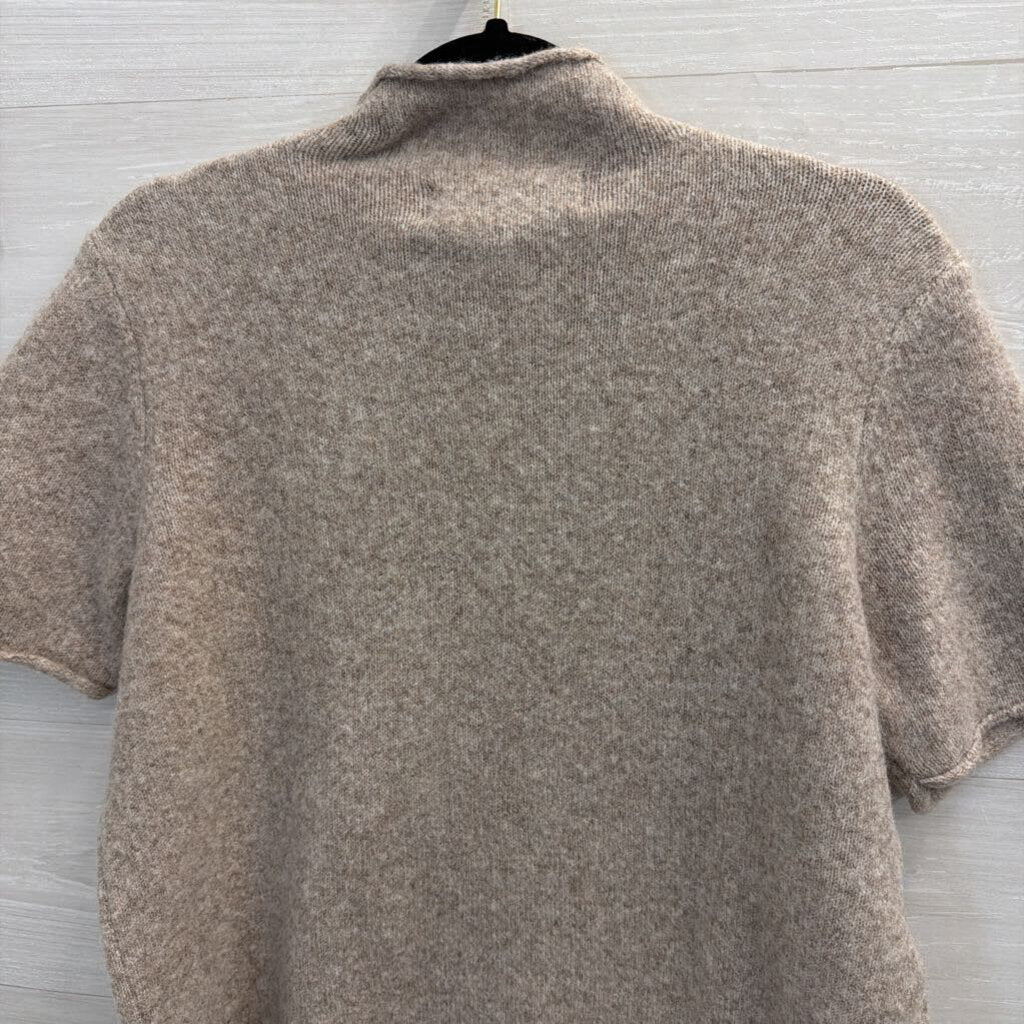 Grey Short Sleeve Sweater Large