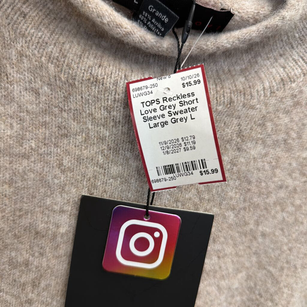 Grey Short Sleeve Sweater Large